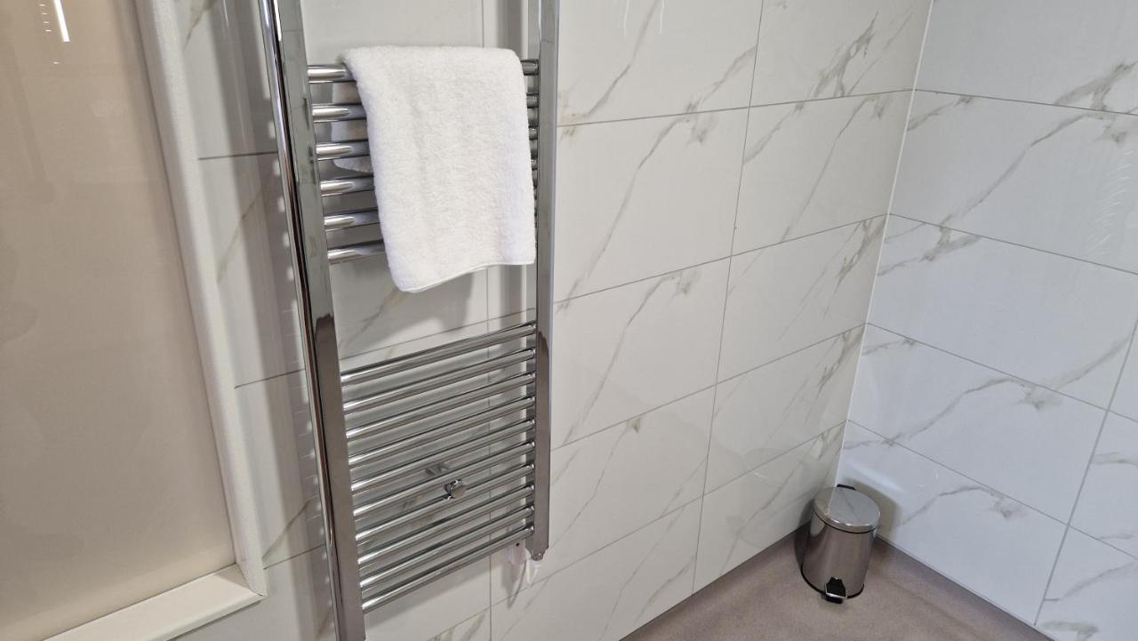 Superior King Room - Disability Access,1238239537:JPEG