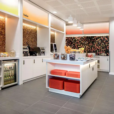 Hampton By Hilton London Excel-3