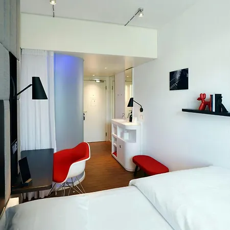 Citizenm London Victoria Station-3