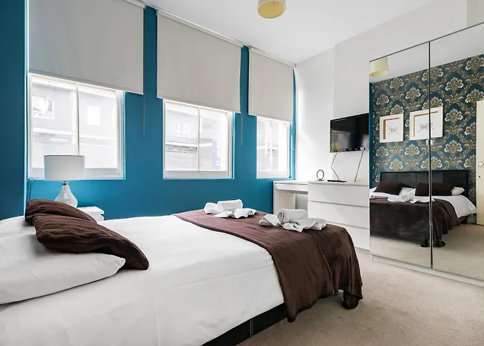 Airport Hotel: City Rooms