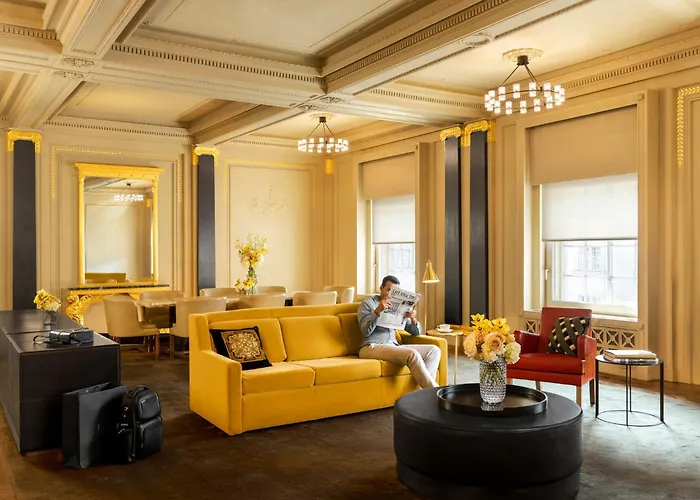 Hotel con piscina: Hotel Cafe Royal