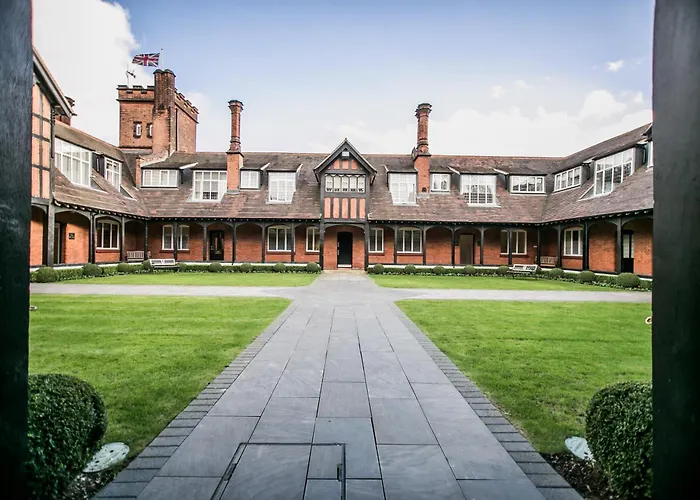 Strandhotel: The Pillar Hotel