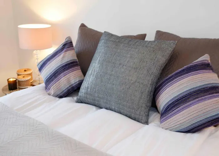 Beautiful One Bedroom Walking Distance To Paddington And Hyde Park