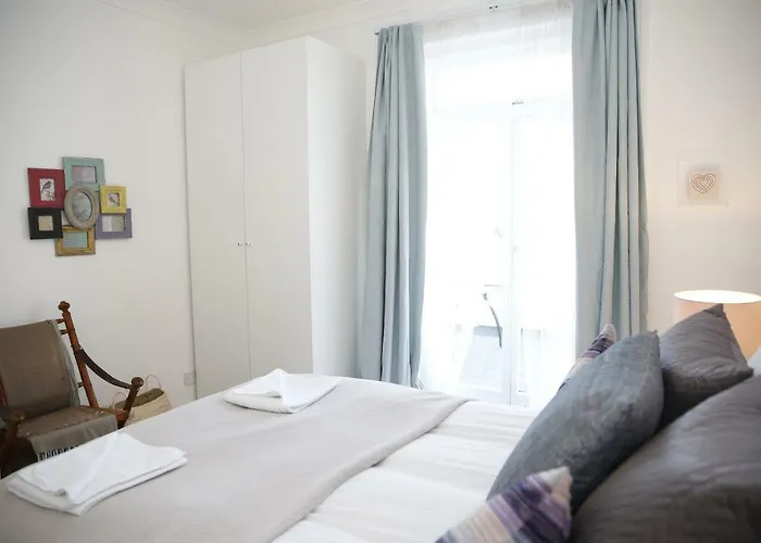 Beautiful One Bedroom Walking Distance To Paddington And Hyde Park